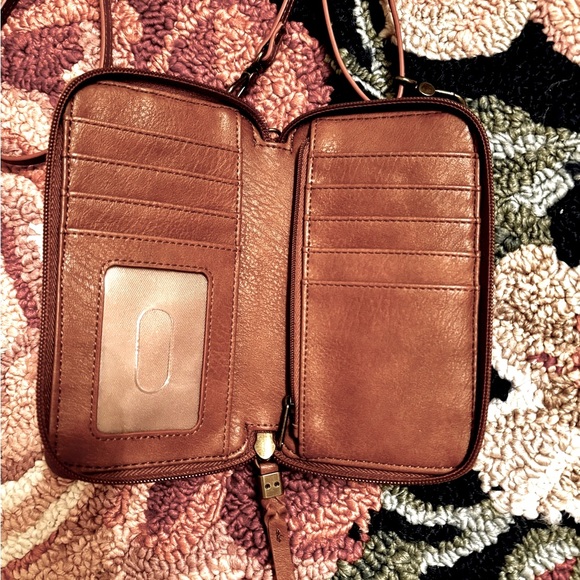 THE SAK Silverlake Smartphone Crossbody - Tobacco Floral Embossed Leather - Picture 5 of 11